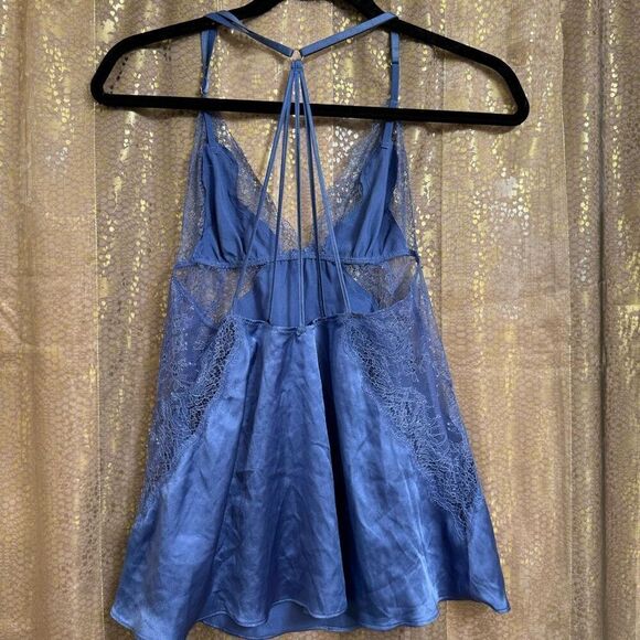 Victorias Secret Periwinkle Blue Satin Lace Strappy Back Slip Top Small NWT - Picture 2 of 5